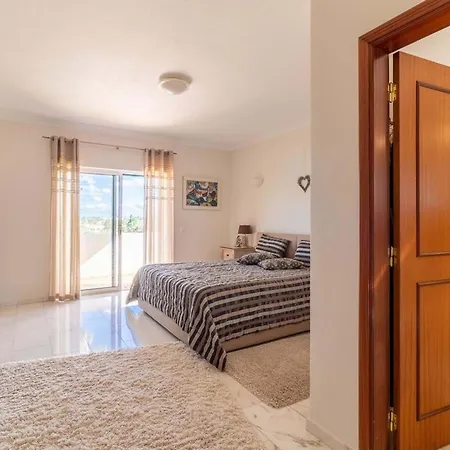 Ferienhaus Vacation Chalet In Gramacho Golf Estômbar